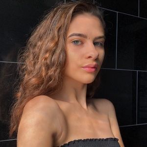 Meet your Posher, Katelyn